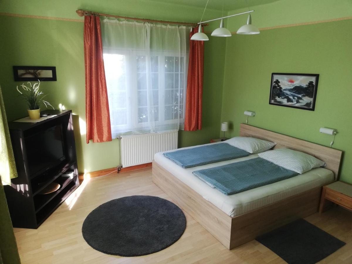 Kornél Apartman Siófok Esterno foto